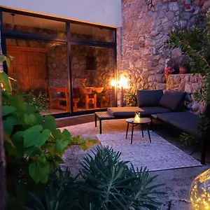 https://apartments-sandra-lovran.primorje-gorskikotar.com
